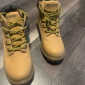 Brand new boys Shetchers boots size 4.5